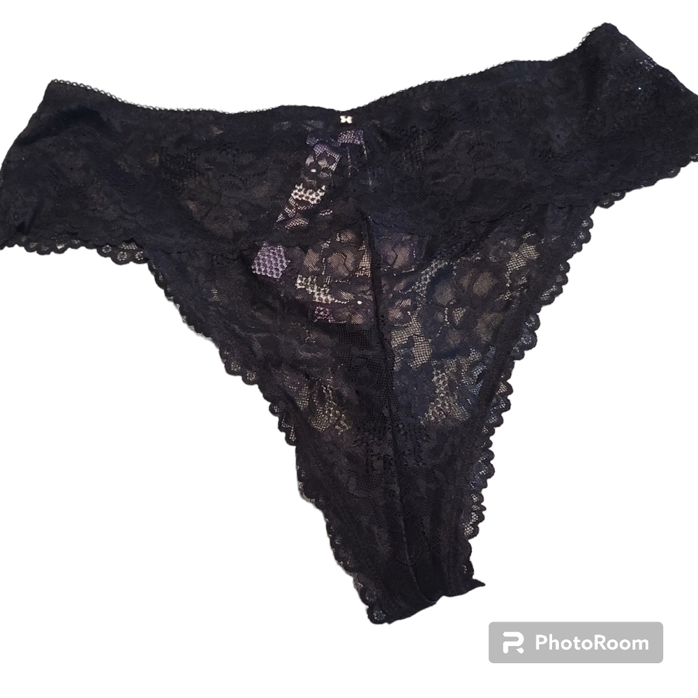 SAVAGE X Fenty Lace thong black size 2x